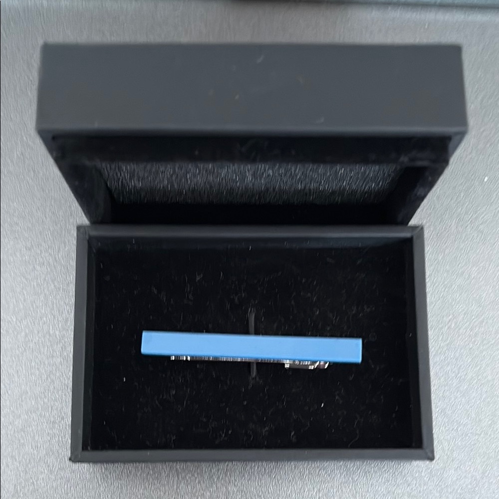 Hugo Boss Blue and Silver Tie Clip